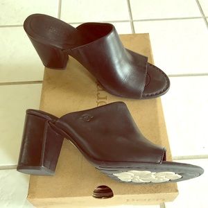 Born black full grain women’s sandals 9M/40.5